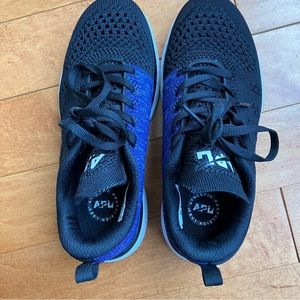 APL techloom pro sneakers